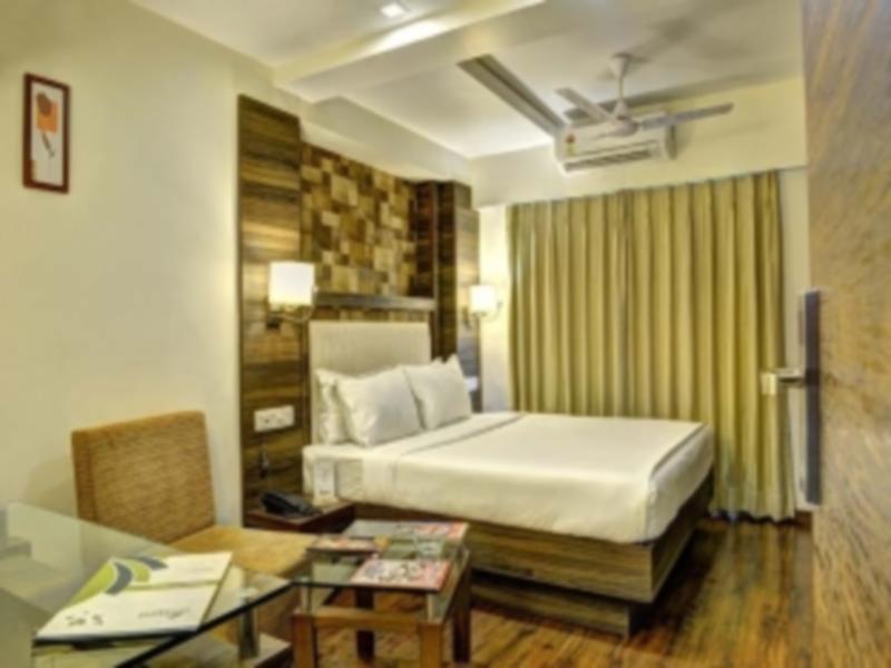 Hotel Aaram Orchard อาเมดาบัด ภายนอก รูปภาพ